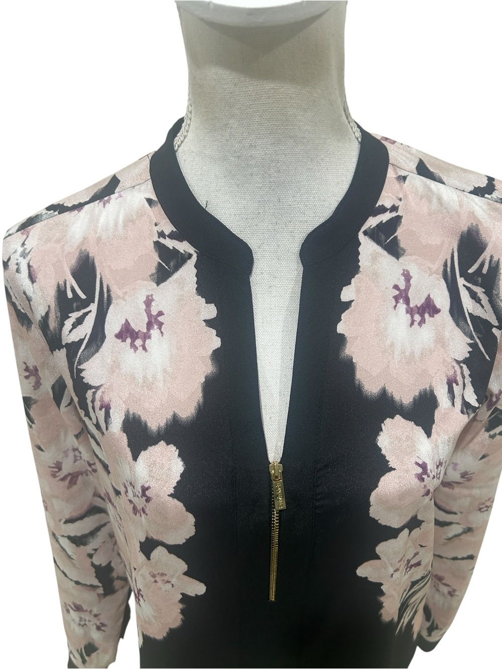 Calvin Klein Black Blouse with Blush Floral Print gold zippered front sz large - Picture 4 of 11